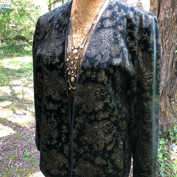 Black and Gold Velvet Blazer - Picture 2 of 5